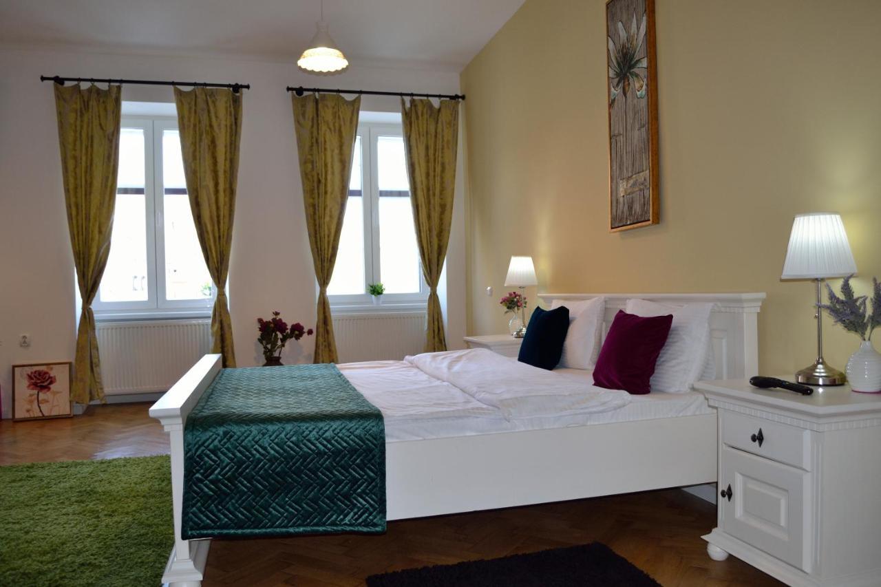 Casa Krone - Piata Sfatului Aparthotel Brasov